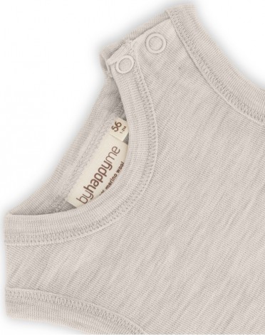 Sleeveless baby bodysuit...